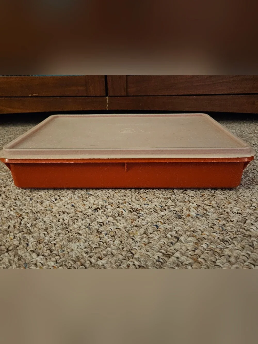 Tupperware Rectangular Container Red Bottom Deli Cake Keeper 290-2